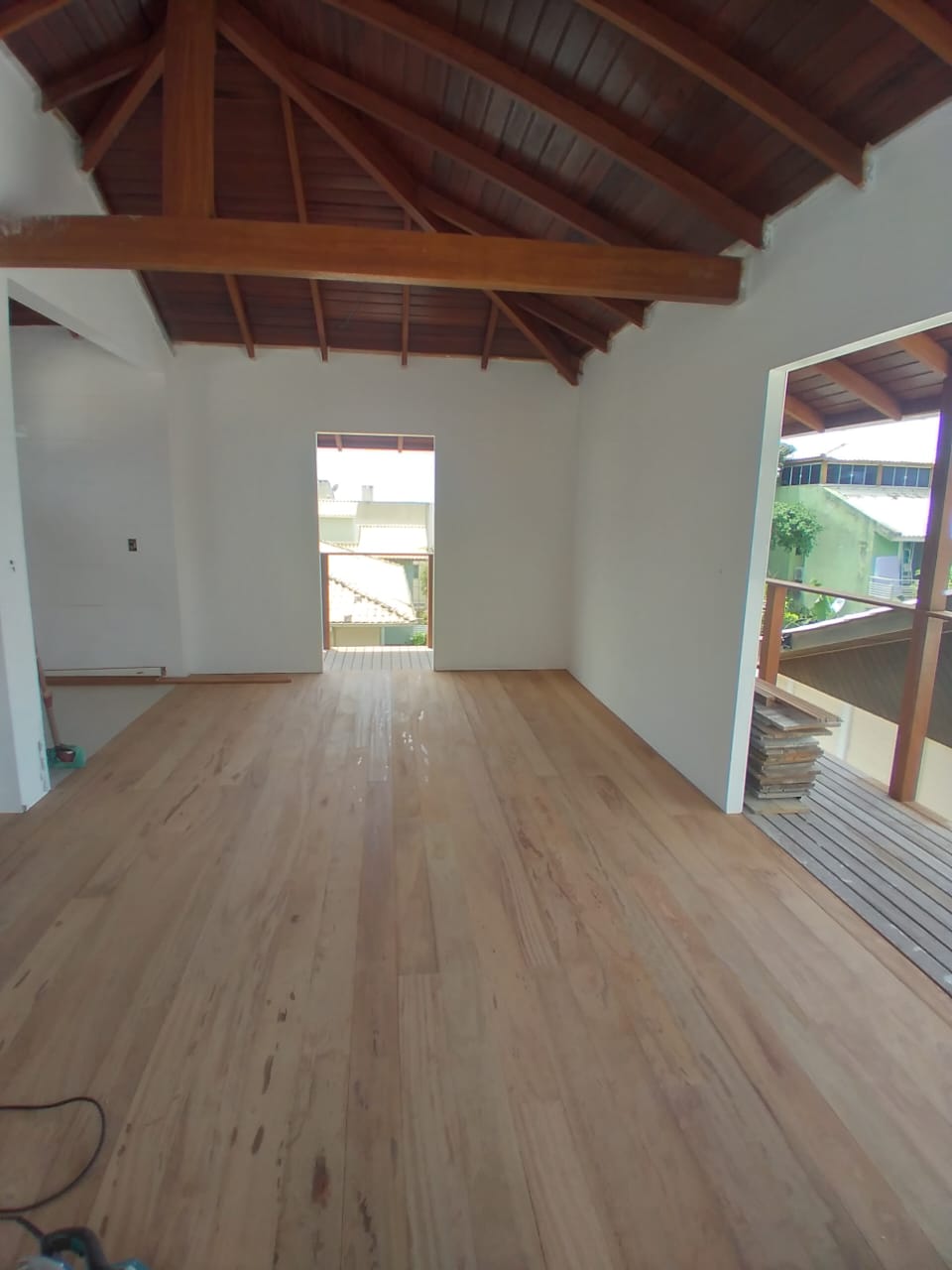 Estrutural e acabamento em madeira — etapa 1