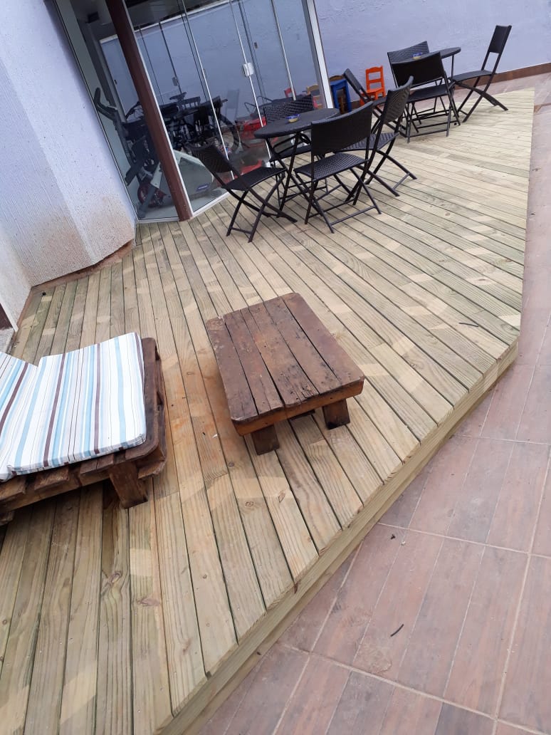 Deck de madeira finalizado
